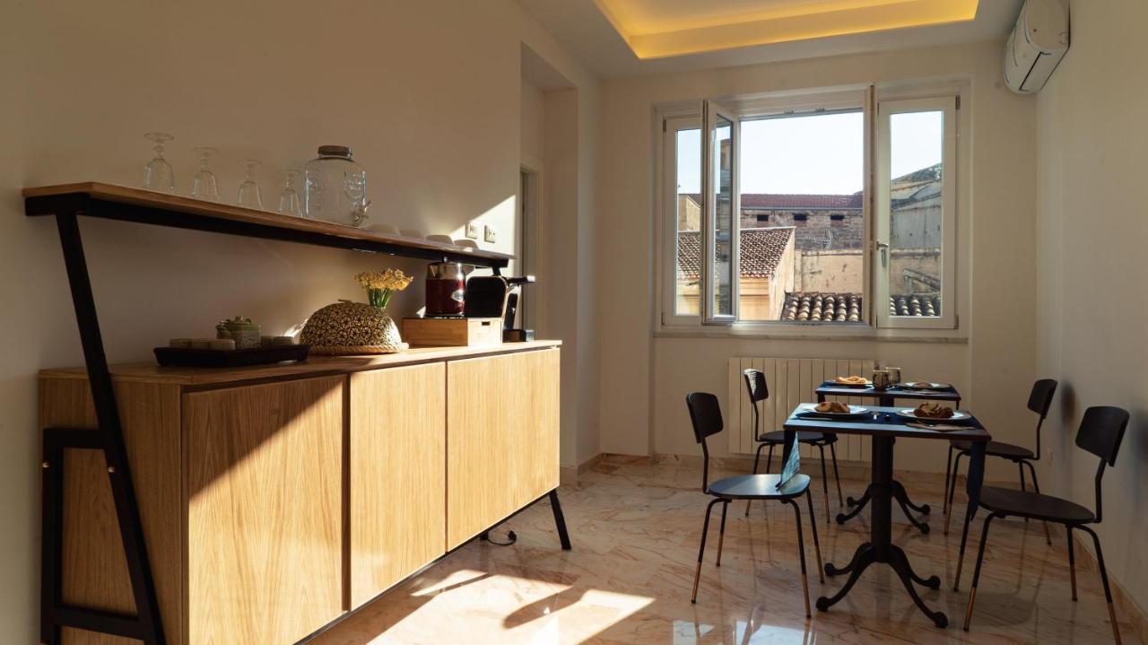 Zefiro Suites Палермо Екстериор снимка