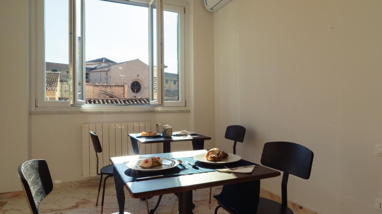 Zefiro Suites Палермо Екстериор снимка